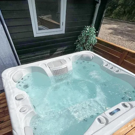 3 Bedroom Cozy In *
