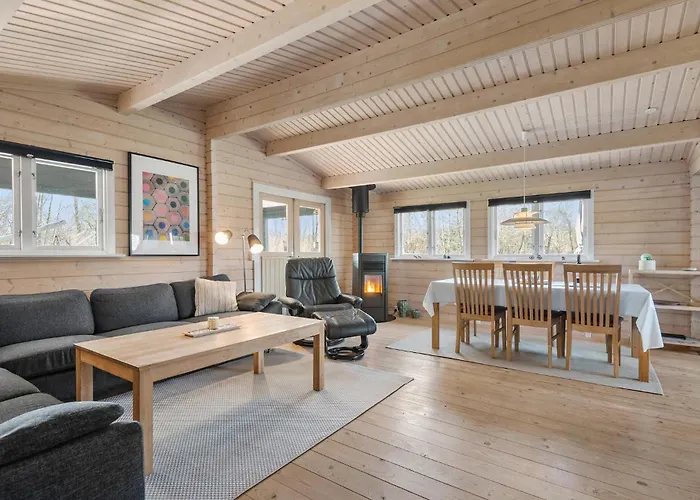3 Bedroom Cozy In