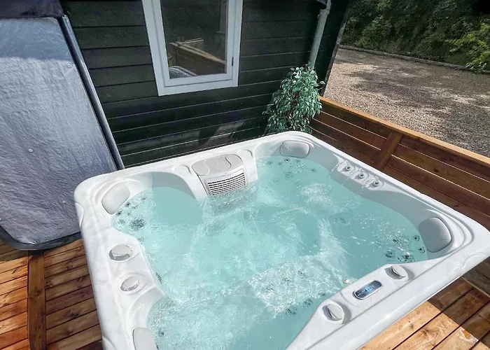 3 Bedroom Cozy In *