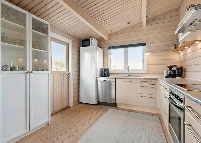 3 Bedroom Cozy In *